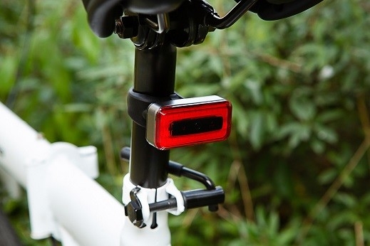 580mAh防水スマートな後部バイク ライト穂軸のRoHS LEDの自転車の尾ランプ