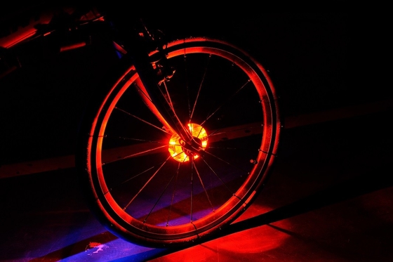 10lm LEDの自転車は軽い15のグラフィックの速いフラッシュを話した
