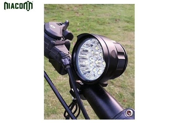 クリー語Xmlは前部ライト、防水マウンテン バイクの前部ライト60*58*51mmを導きました