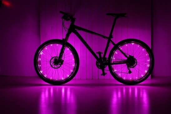 超明るさLEDの自転車は軽い耐震性の500mを話した